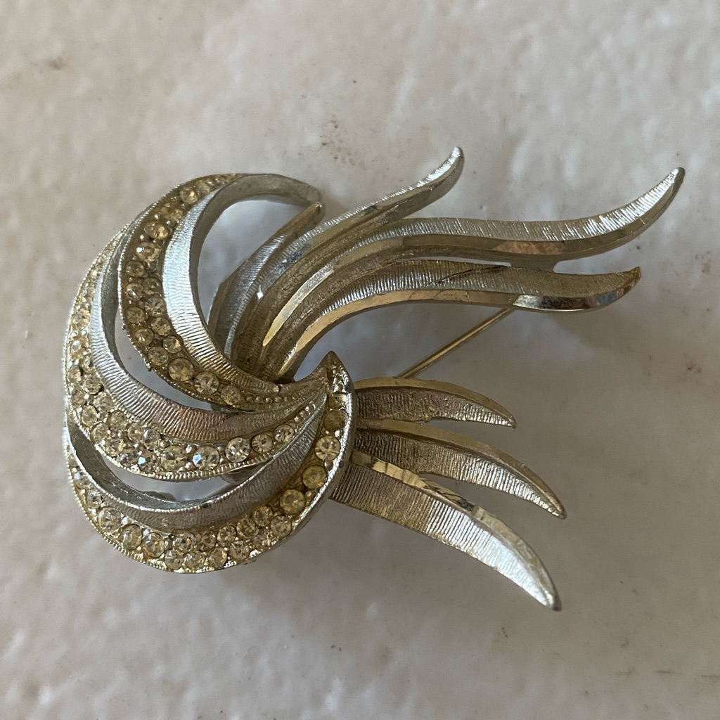 Vintage Bsk Silver Rhinestone Pin 20$